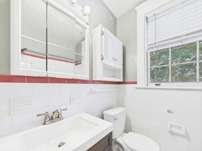 Building Photo - 4222 Chamberlayne Ave