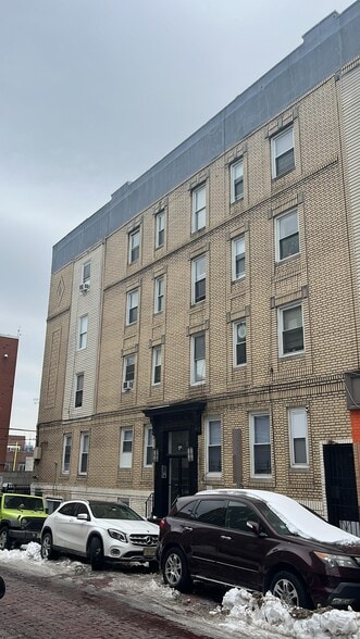 Building Photo - 234 56th St