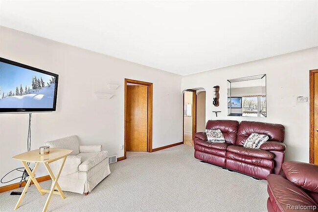 Building Photo - 3819 Island Park Dr