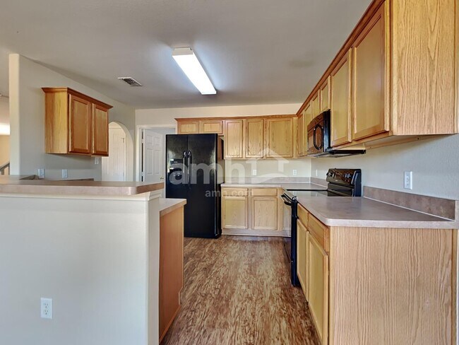 Building Photo - 700 Liberty Ln