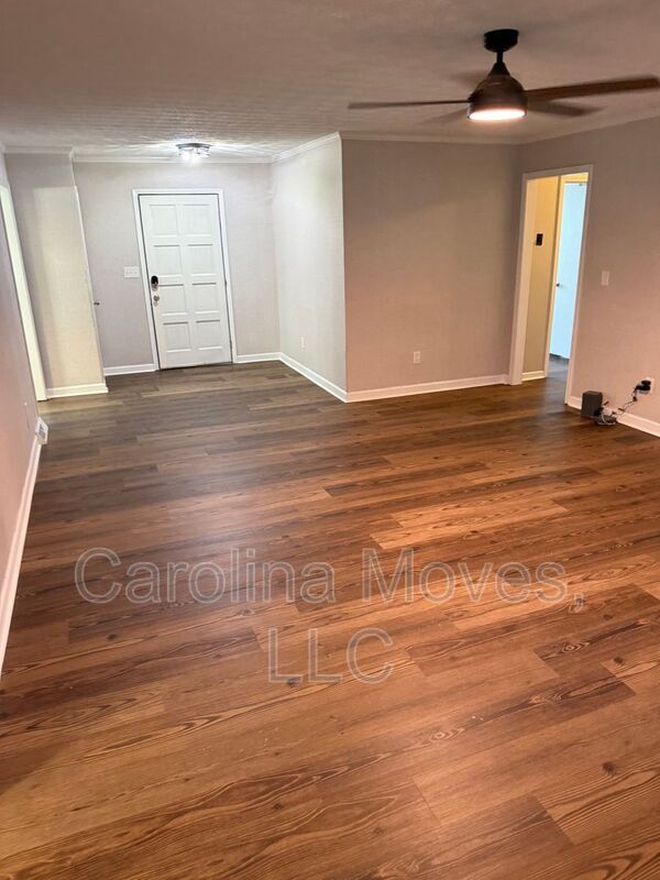 Building Photo - 102 Woodhaven Ct