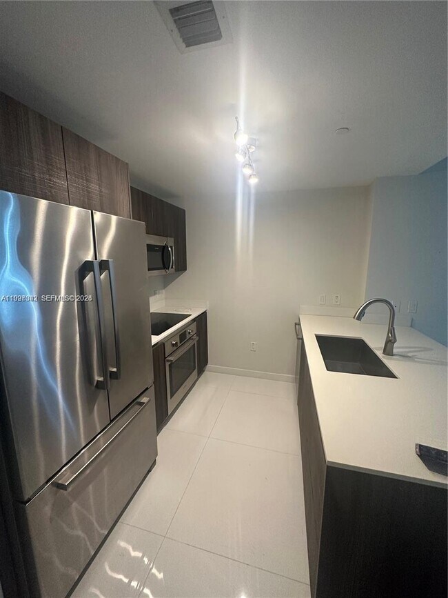 Building Photo - 488 NE 18th St