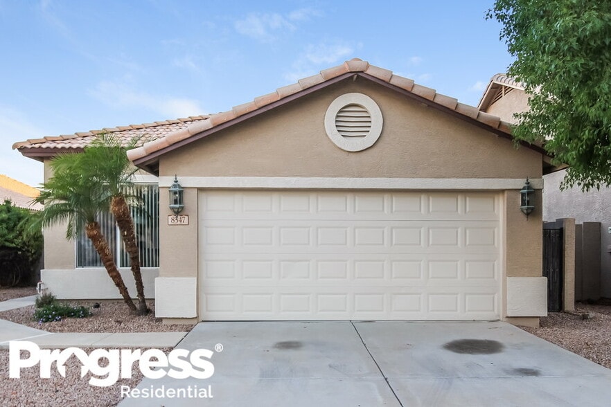 Primary Photo - 8547 W Laurel Ln