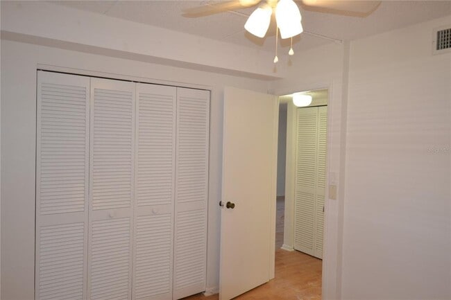 Building Photo - 209 Woodlake Wynde