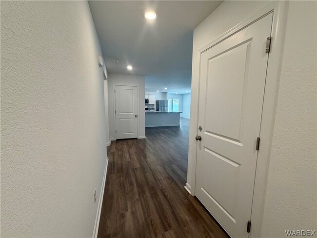 Building Photo - 2388 Tapatio Dr
