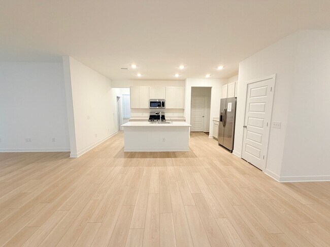 Building Photo - 891 Norfolk Ln