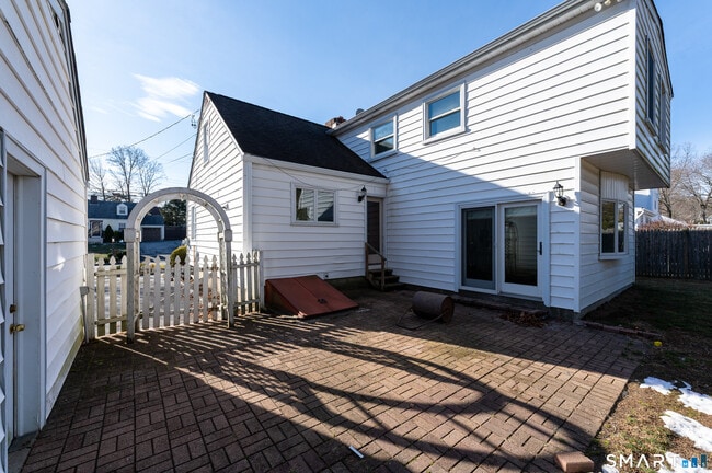 Building Photo - 37 Gaymoor Dr