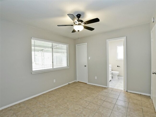Building Photo - 5255 Meadow Creek Dr