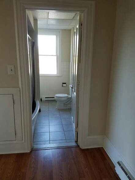 Bathroom - 1639 Sanderson Ave