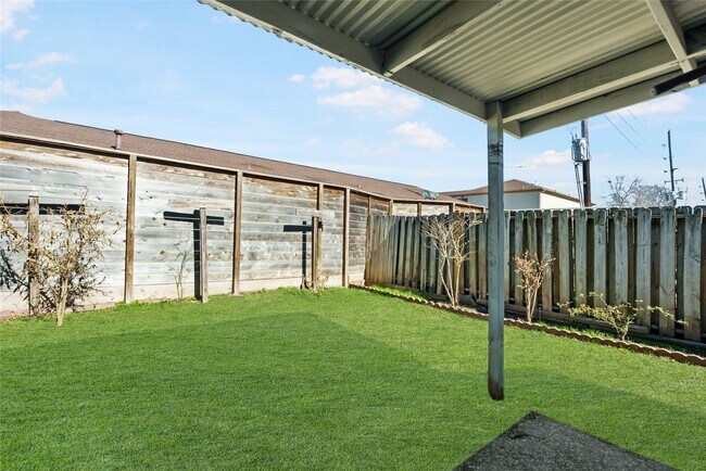 Building Photo - 13622 Sunswept Way