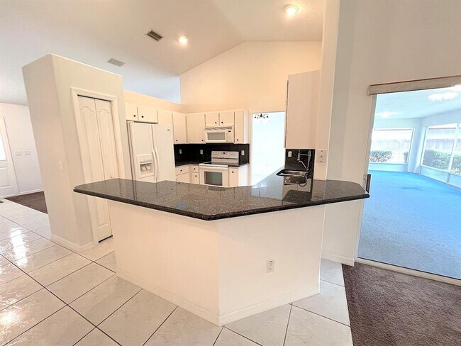 Building Photo - 106 Point of Woods Dr