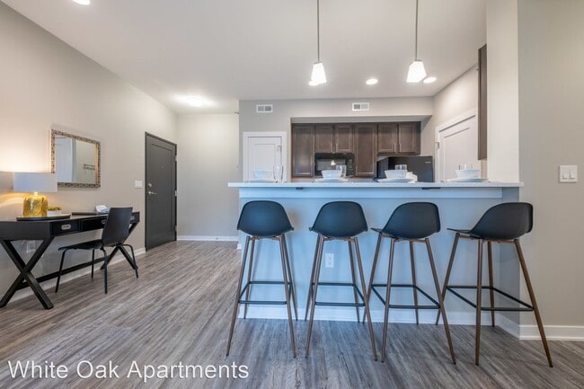 Building Photo - 9577 White Oak Ln
