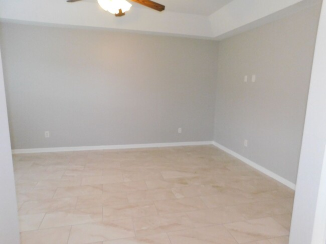 Building Photo - New 3 Bedroom 2 bath