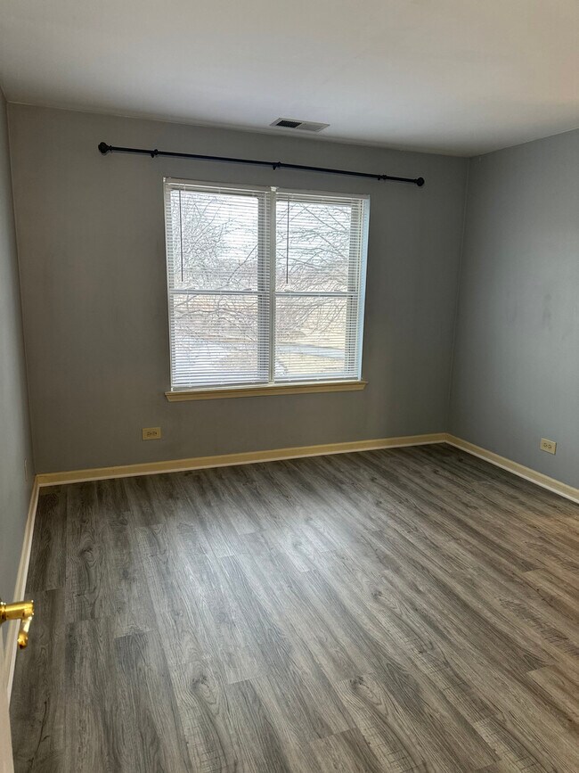 Building Photo - 214 Glengarry Dr