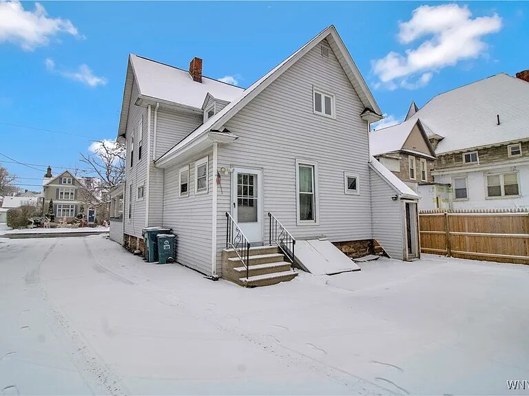 Building Photo - 158 Christiana St