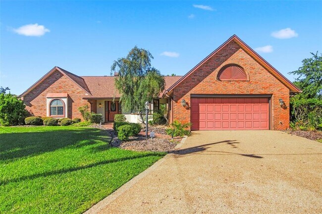 Primary Photo - 24 Chippeway Ct