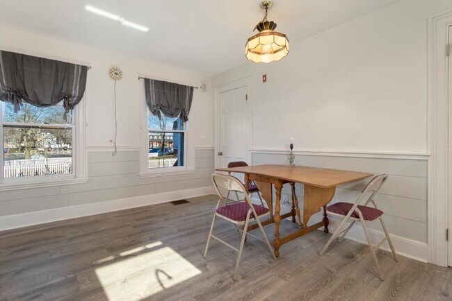 Building Photo - 128 Woburn St