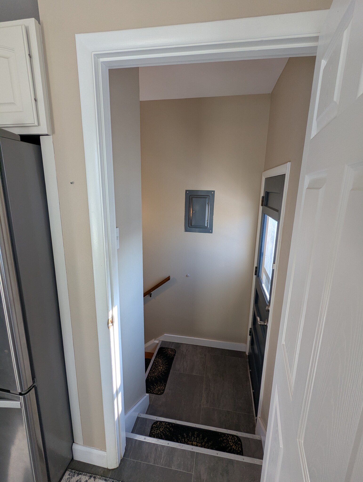 Stairwell to Basement - Off Kitchen - 2519 Lelaray St