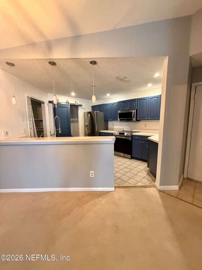 Building Photo - 700 Ironwood Dr
