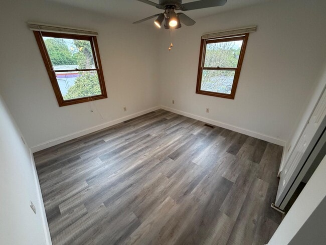 Building Photo - 122 Glen Ave