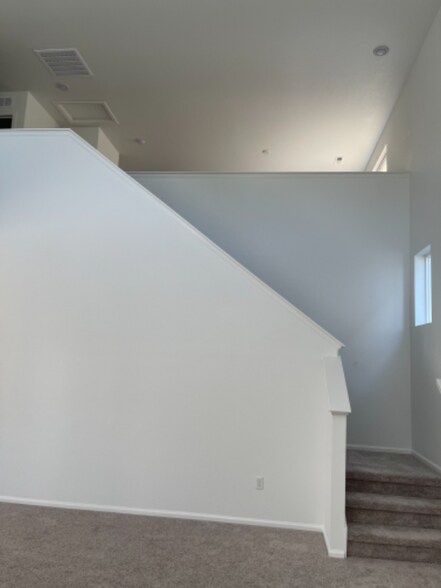 Building Photo - 517 Silver Rock Trl