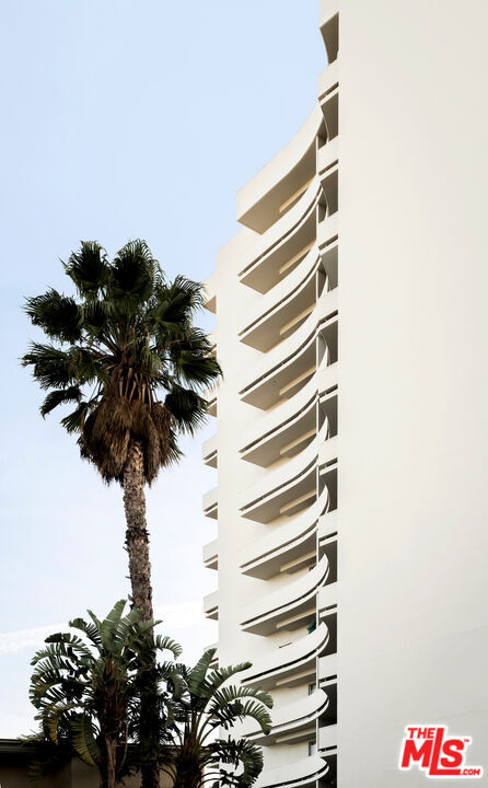 Building Photo - 7250 Franklin Ave