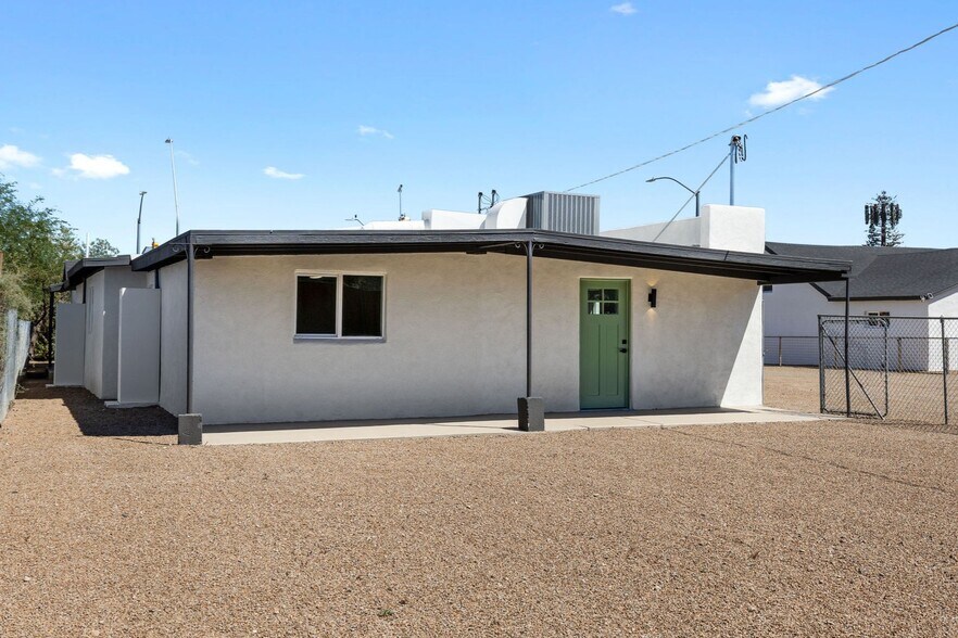 Building Photo - 1331 W Speedway Blvd