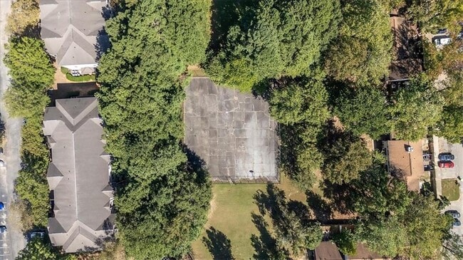 Building Photo - 2613 Stratford Ln