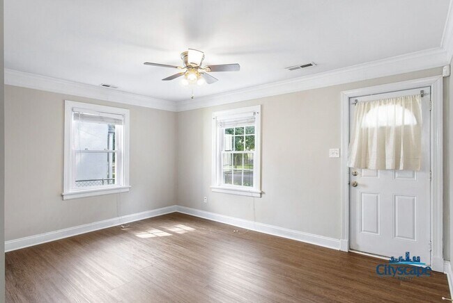 Building Photo - Adorable Bungalow in the heart of Randolph...