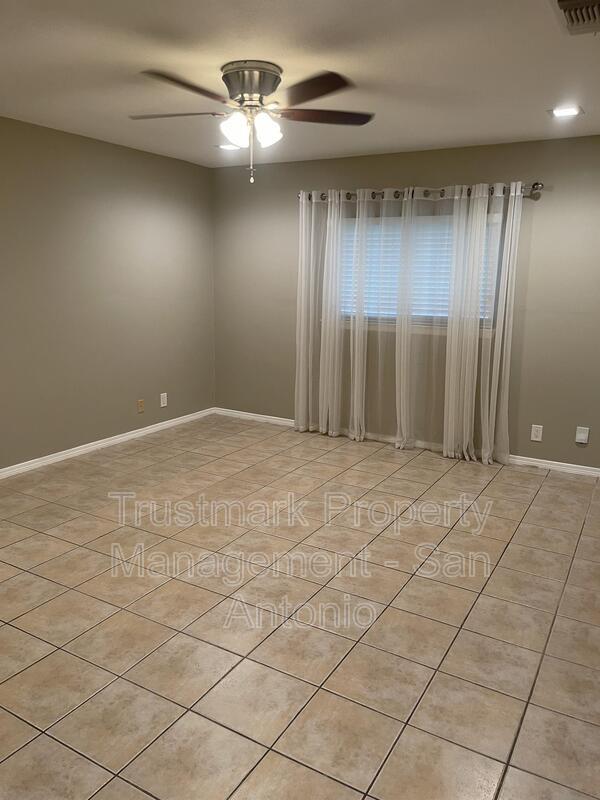 Building Photo - 8335 Bent Meadow Dr