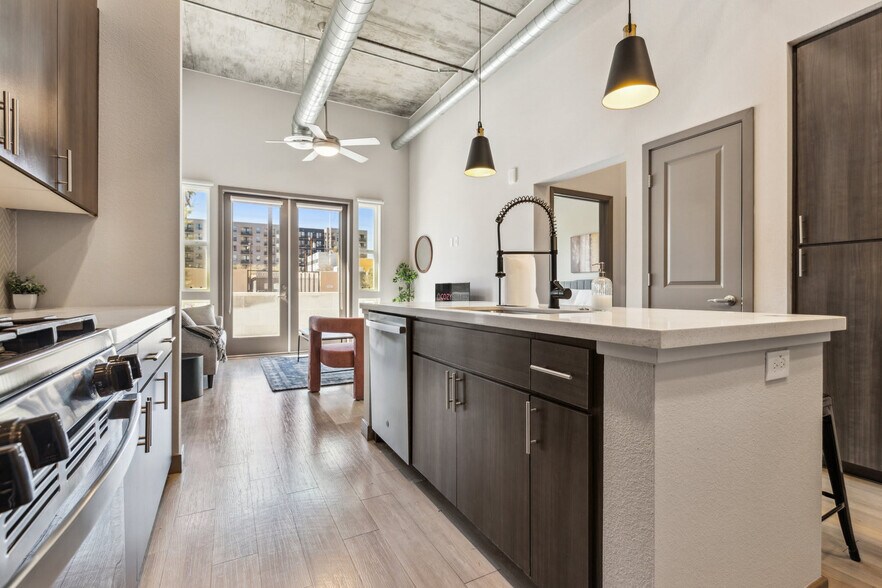 Building Photo - 400 N 2nd Ave