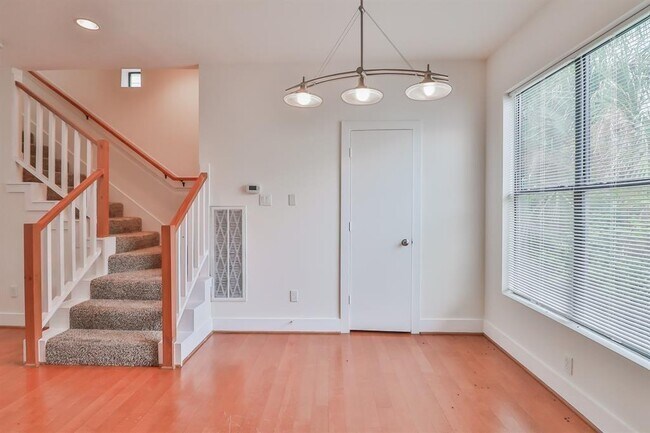 Building Photo - 4405 Austin St