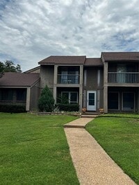 Building Photo - 12016 Leisure Dr