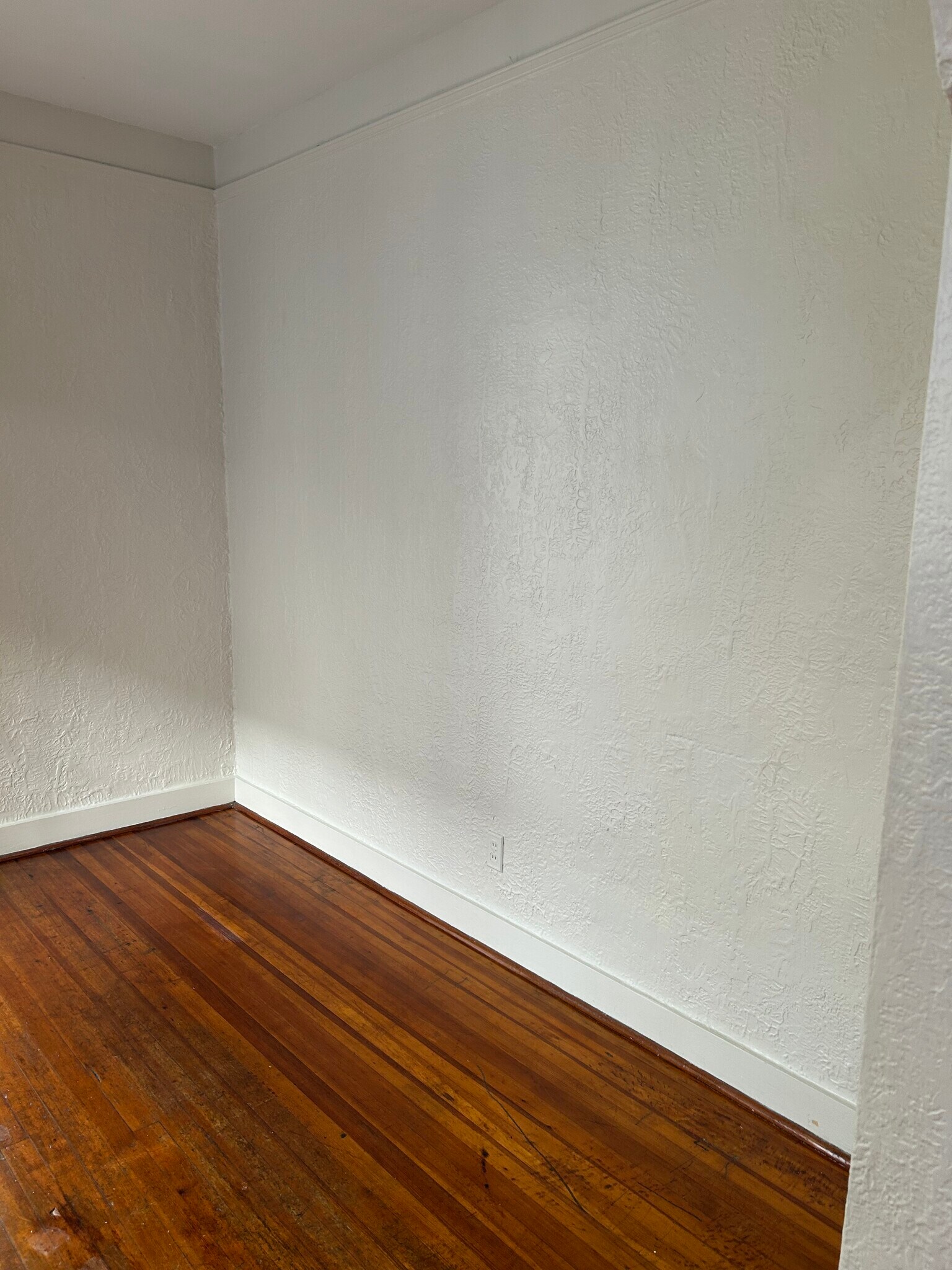 Living room - 609 Jefferson Ave