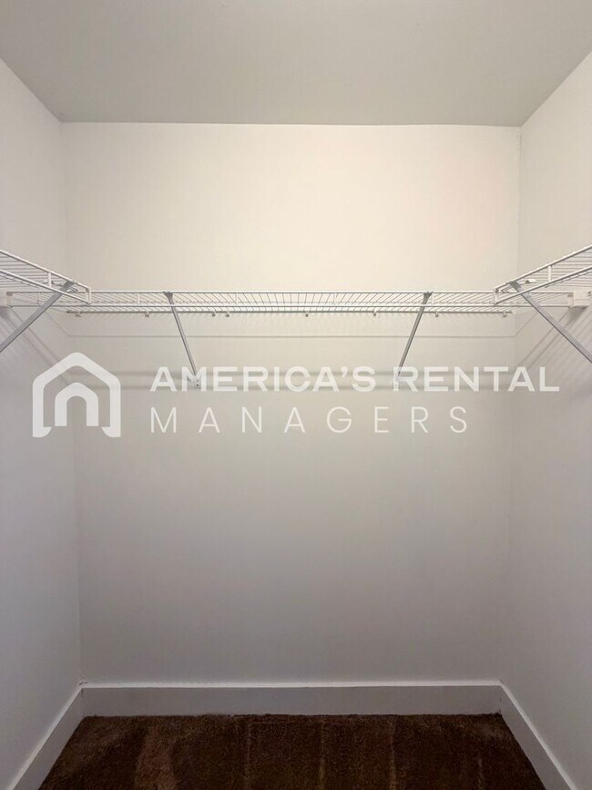 Building Photo - Spacious 3-Bed, 2-Bath Home Near Mercedes-Benz Plant in Vance!