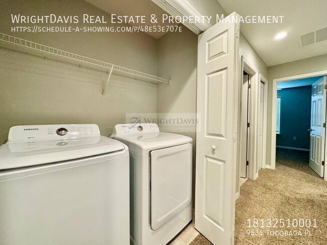 Building Photo - Gorgeous 3/2.5 townhome in the Landings in...