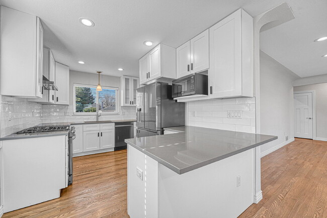 Building Photo - $3,640.95 - $300 OFF First Month's Rent - 4 Bedroom, 3 Bath, Single Family Home in Denver with Fi...