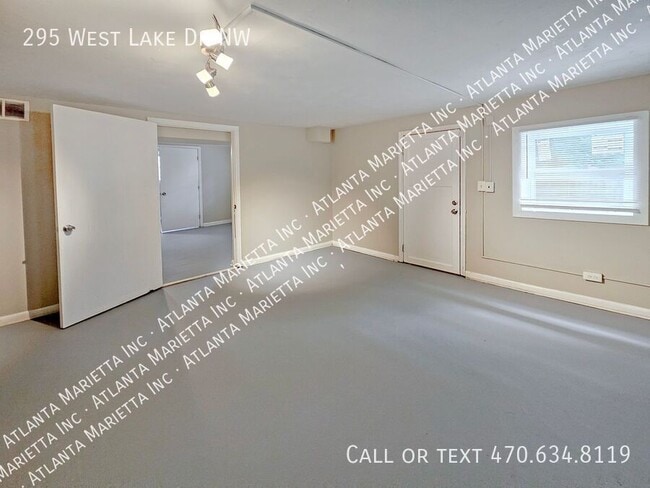 Building Photo - 295 W Lake Dr NW