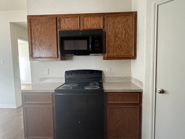 Building Photo - 1537 Justin Lp