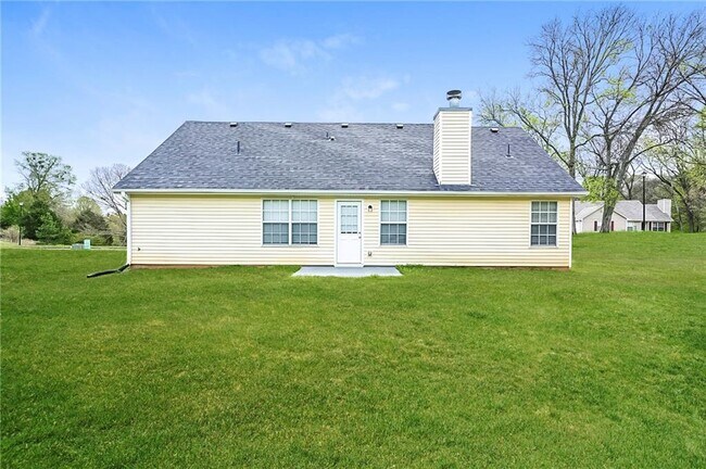 Building Photo - 25 Lewis Ln