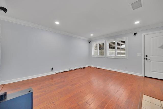 Building Photo - 10140 Palm Glen Dr