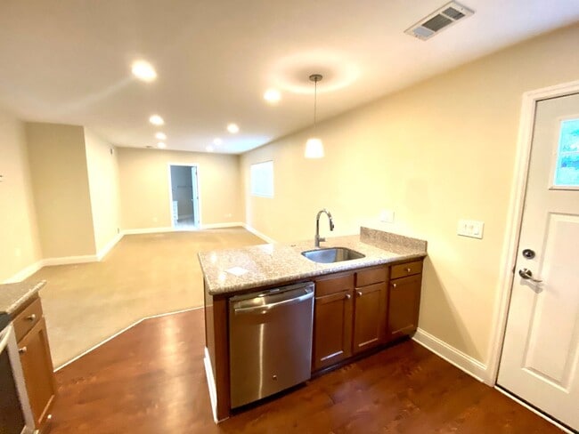 Building Photo - 32 Wyoming St