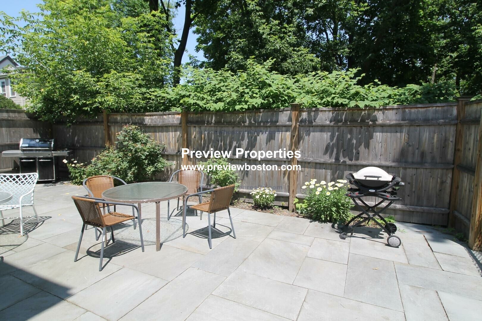 Building Photo - 22 Saybrook St