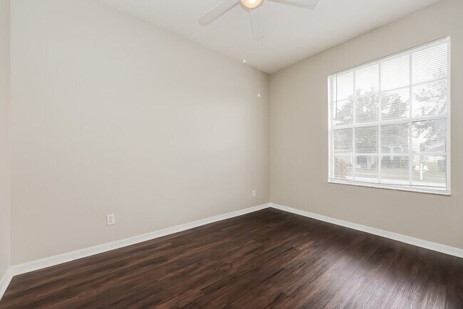 Building Photo - 30551 Annadale Dr