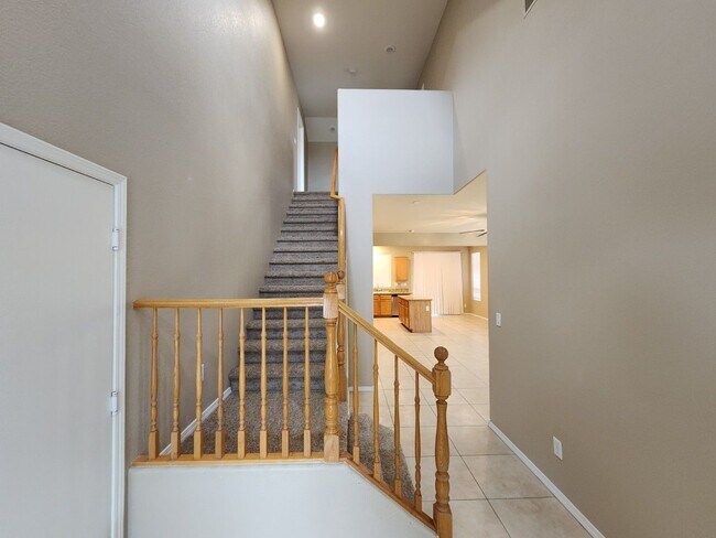 Building Photo - Charming 3 bedroom home with great curb ap...