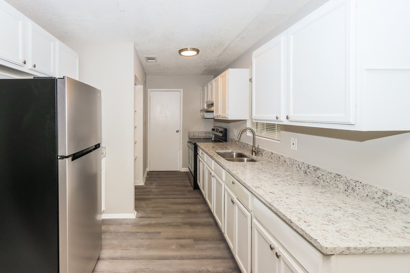 Building Photo - 505 Madrid St