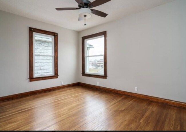 Building Photo - 1249 N 5th St