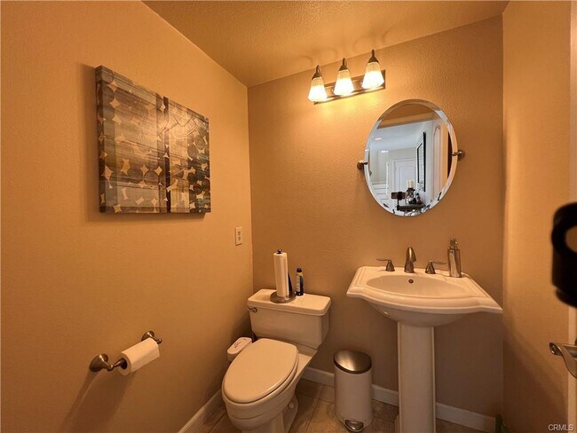 Building Photo - 33636 Sundown Ct