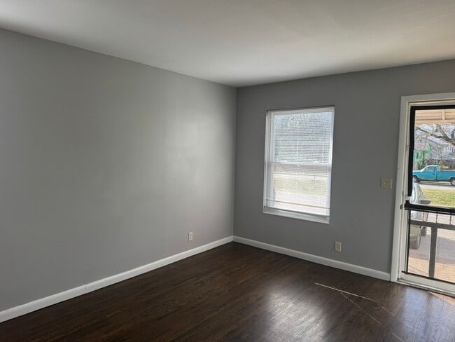 Building Photo - 1515 Rosedale Ave