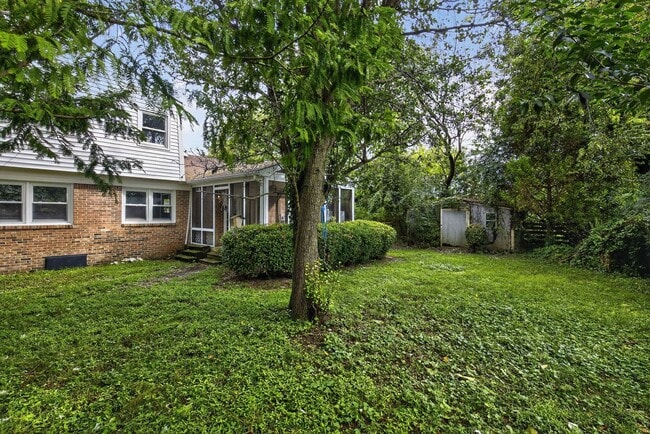 Building Photo - Lakeville Estates